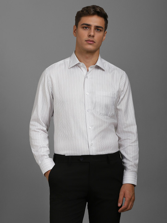 Louis Philippe Men Classic Fit Spread Collar Vertical Striped Cotton Formal Shirt