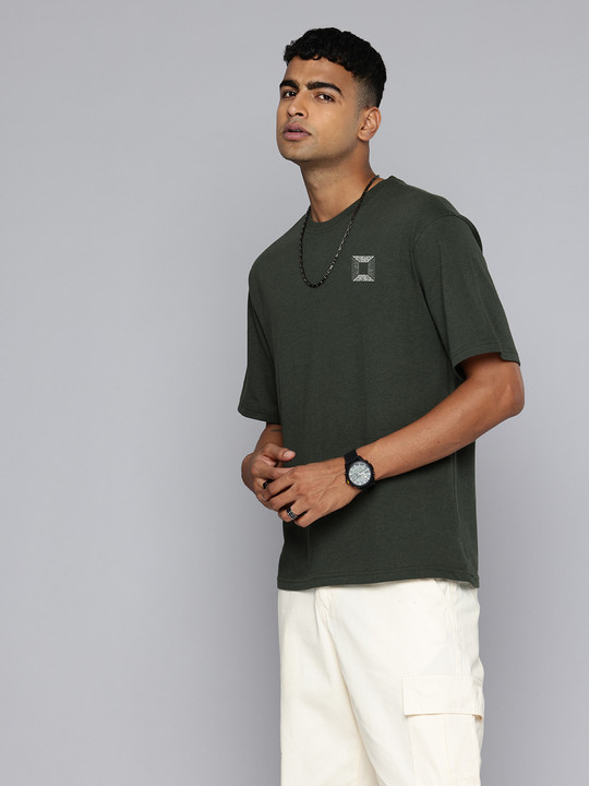 R.Code by The Roadster Life Co. Men Pockets T-shirt