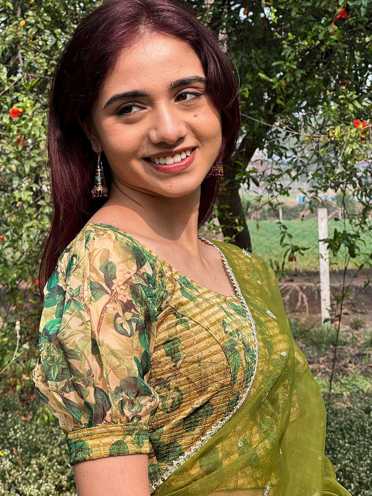 Bindigasm's Advi Printed Puff Sleeves Stretchable Slip-On Saree Blouse