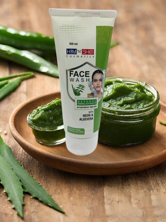 Him'N'She Neem & Aloe Vera Face Wash - 100 ml