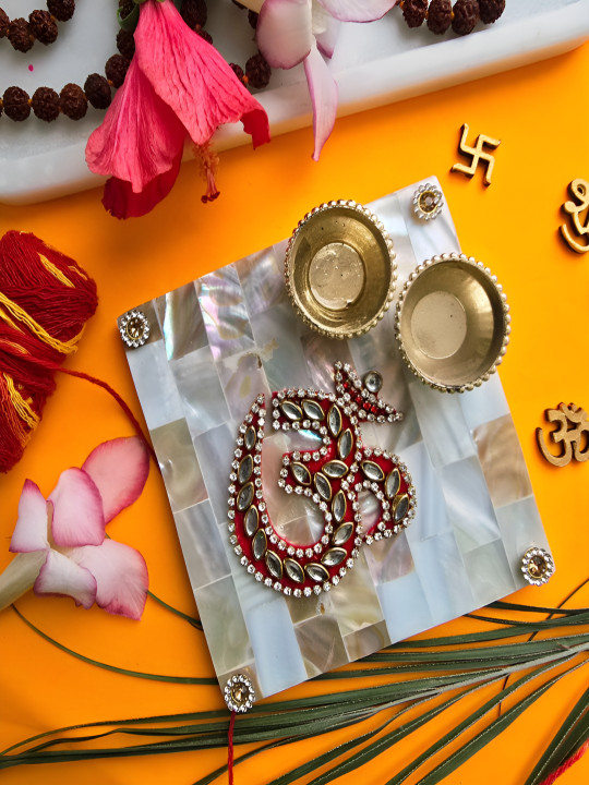 HOMEARTE White Diamond Shape Lotus Leaf Om Pooja Platter With Roli Chawal Pot