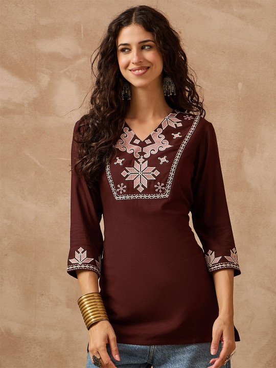 Anouk Geometric Embroidered V-Neck Thread Work Liva Thread Work Kurti