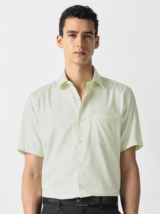 Van Heusen Men Solid Spread Collar Pure Cotton Formal Shirt
