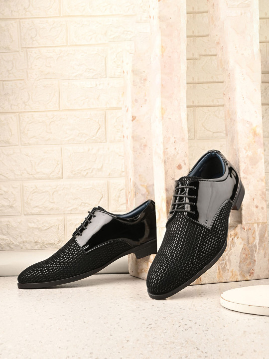 BUSKINS Men Textured Formal Oxfords