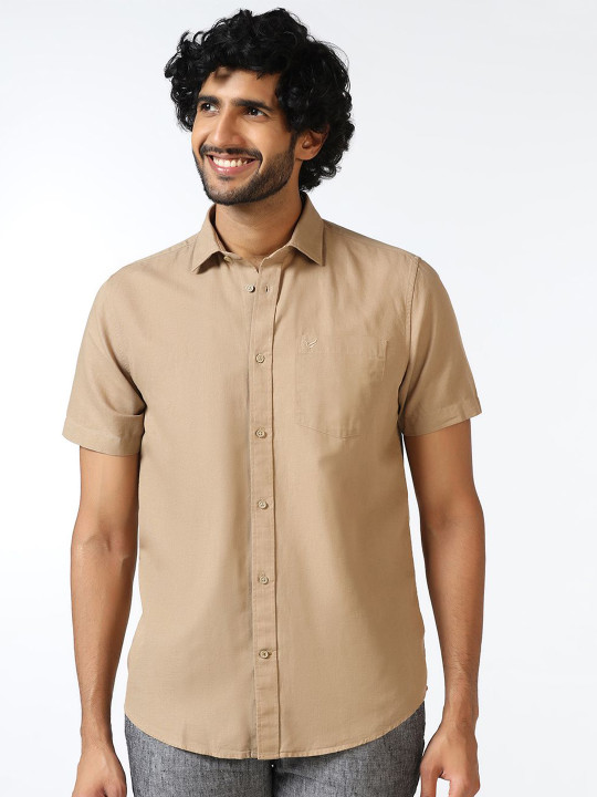 Blackberrys Men India Slim Fit Solid Spread Collar Cotton Casual Shirt