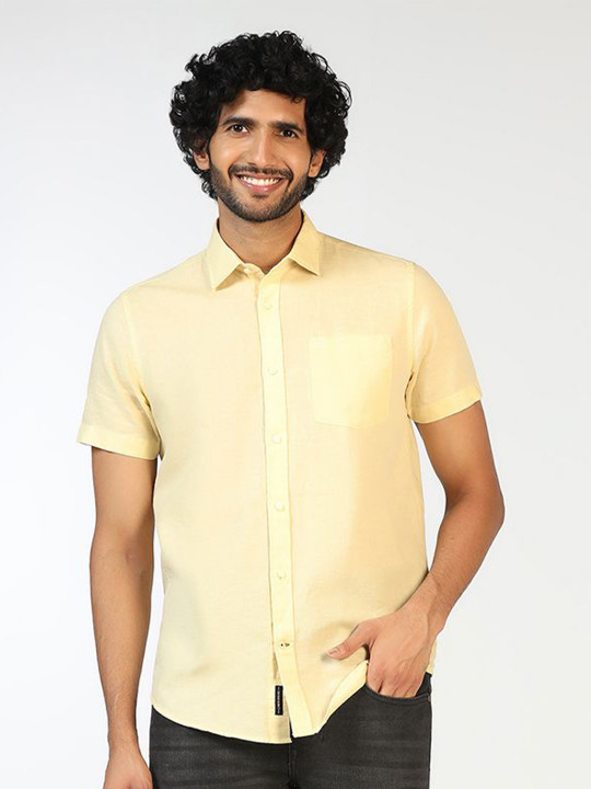 Blackberrys Men India Slim Fit Solid Spread Collar Cotton Casual Shirt