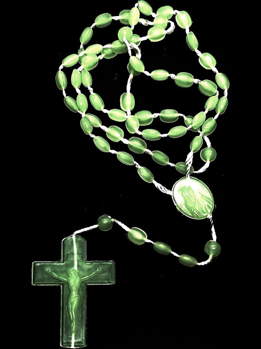 Dynamic Retail Global Men's Cross Pendant Beaded Chain
