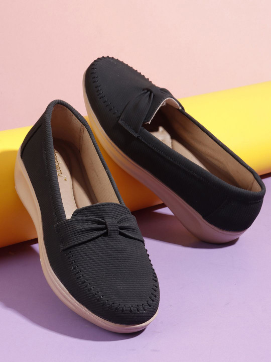 DressBerry Women Solid Round Toe Loafers