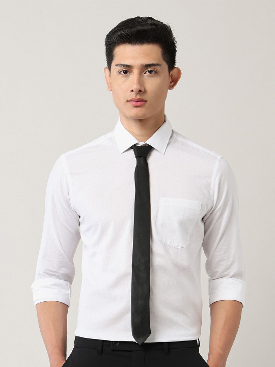 Arrow Men Slim Fit Solid Spread Collar Cotton Formal Shirt