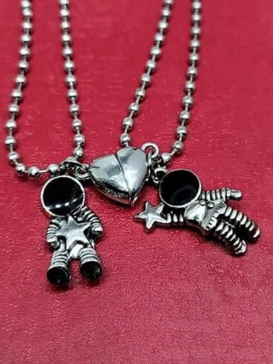 kazare Unisex Set Of 2 Stainless Steel Contemporary Pendants With Chains
