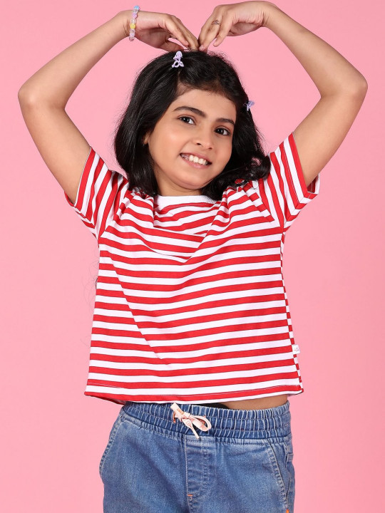 V-Mart Girls Printed Drop-Shoulder Sleeves Pockets T-shirt
