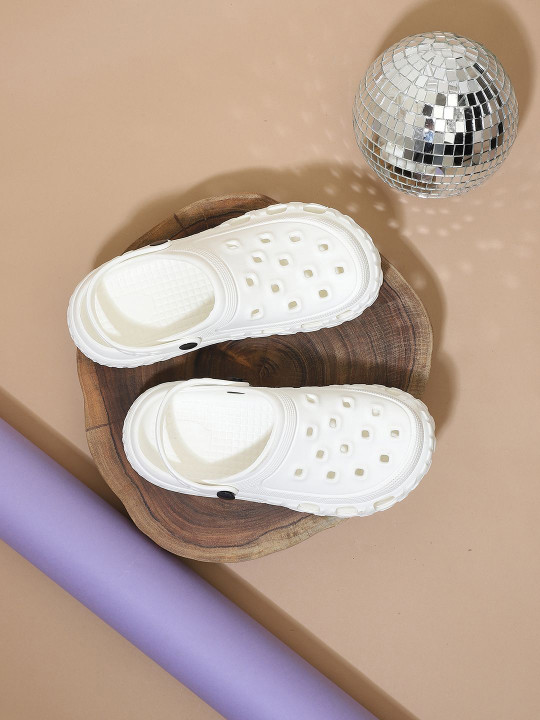 glitchez Men Self Design Clogs