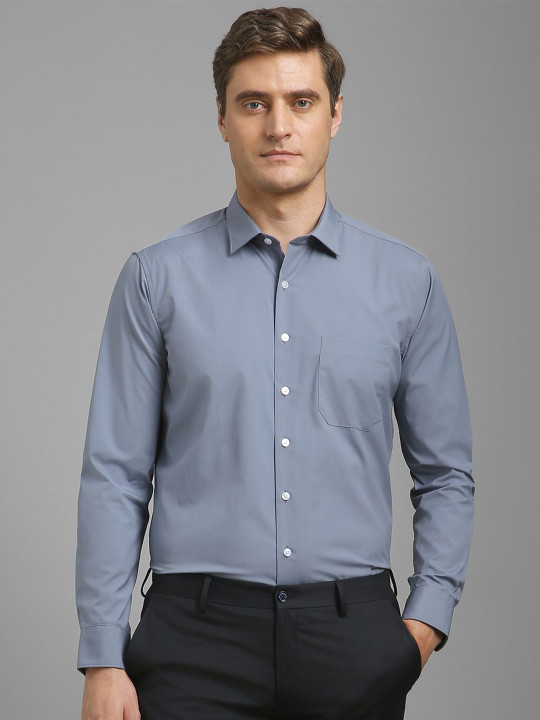 Louis Philippe Men Spread Collar Solid Cotton Formal Shirt