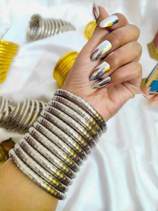 SZN Artificial Beaded Oxidised Kada Spiral Bangle