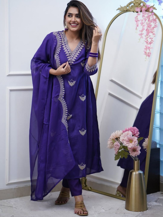 Navlik Ethnic Motifs Embroidered Thread Work Chanderi Silk Kurta With Trousers & Dupatta