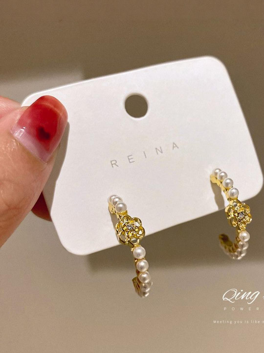 Arzonai Contemporary Drop Earrings