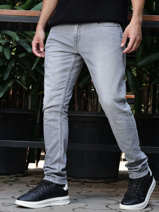 WROGN Men Comfort Slim Fit Mid-Rise Jeans