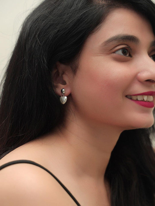 Tipsy closet Heart Shaped Drop Earrings