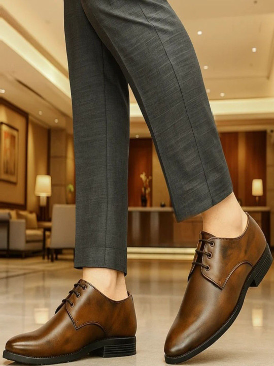 Soleman Leather Round Toe Lace-Ups Oxfords