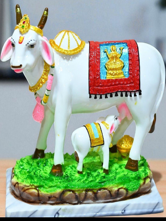 Sigaram Multicoloured Religious Idol Showpiece