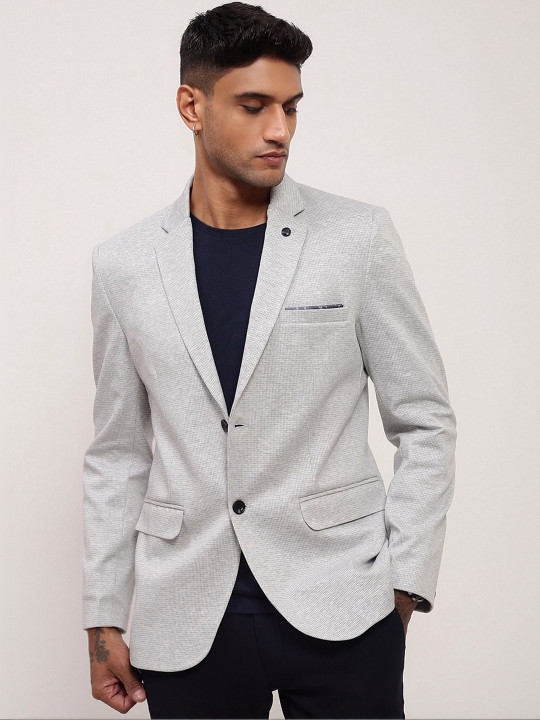SHOWOFFFF Slim-Fit Notched Lapel Single Breasted Blazer