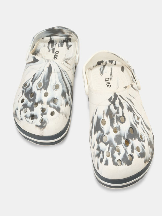 Ajile by Pantaloons Men Printed Clogs
