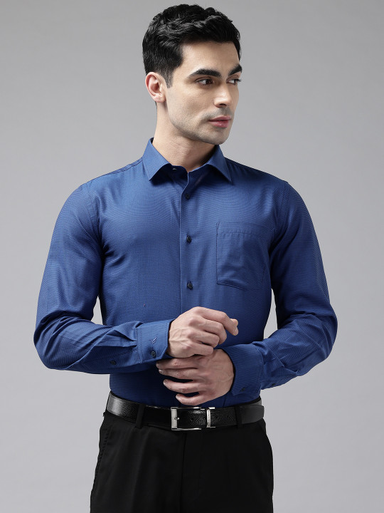 Blackberrys Spread Collar Textured Pure Cotton Slim Fit Formal Shirt