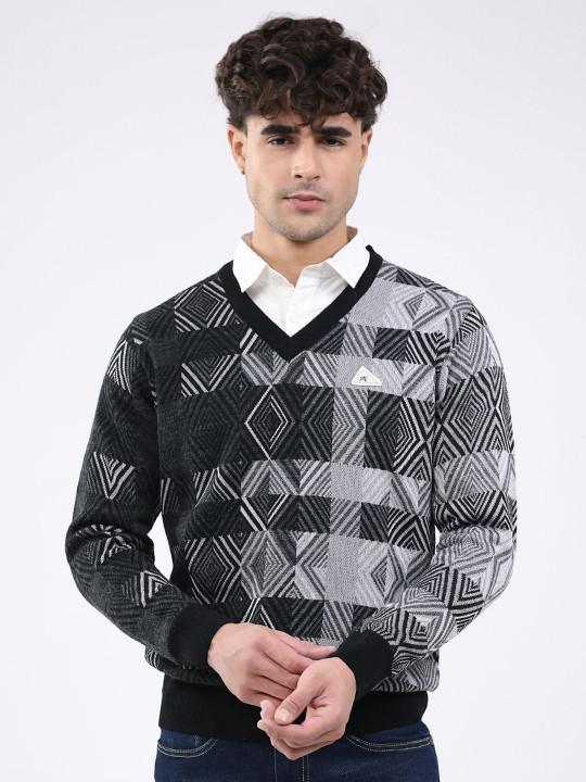 Monte Carlo Men Colourblocked Woollen Pullover