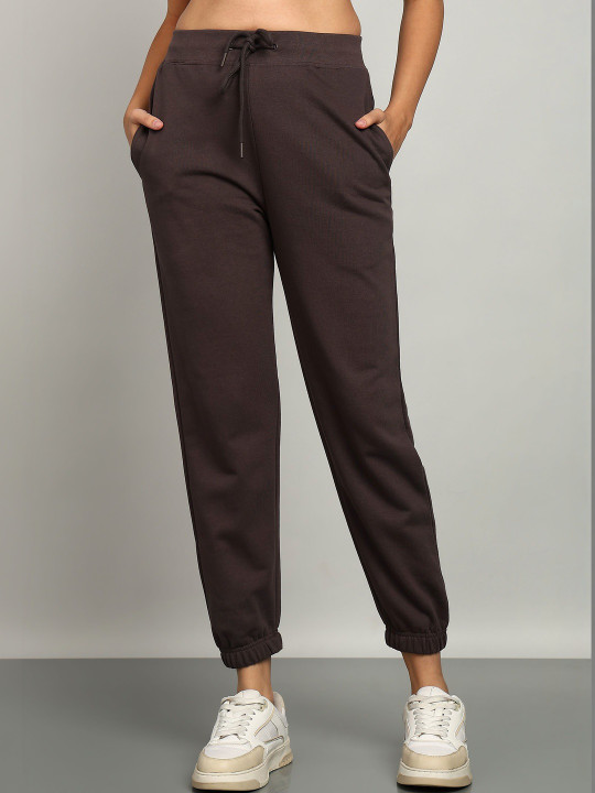 Alan Jones Women Mid-Rise Joggers