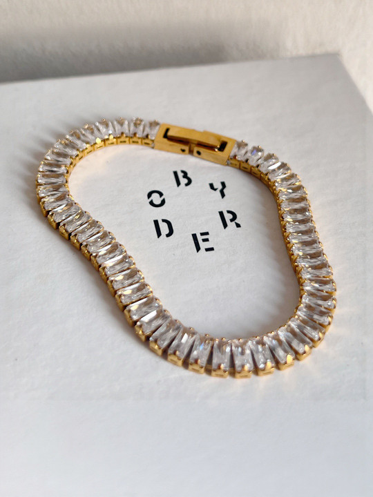 Fashion Frill Stainless Steel Gold-Plated Artificial Stones Studded Link Bracelet