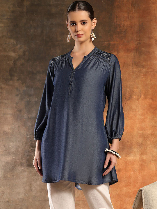 Nayam By Lakshita Women Solid Straight Festive Kurti