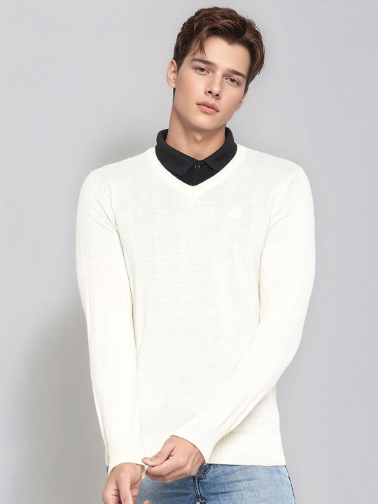 98 Degree North Men V-Neck Woollen Pullover