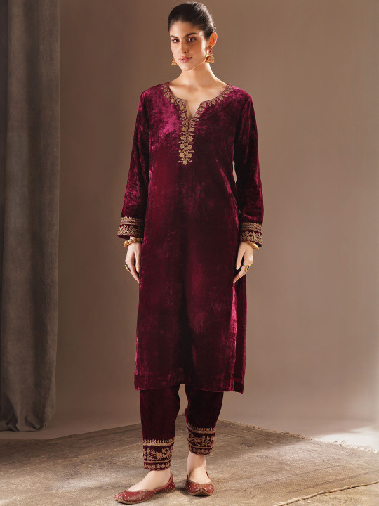 JAYPORE Women Ethnic Motifs Embroidered Regular Thread Work Velvet Kurta with Patiala & With Dupatta