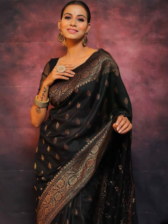 Mufa Women Ethnic Motifs Woven Design Zari Saree