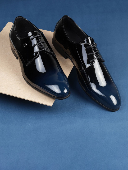 Mochi Men Solid Leather Regular Formal Derbys