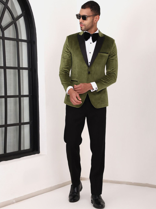 MANQ Slim-Fit Peaked Lapel 2-Piece Suits