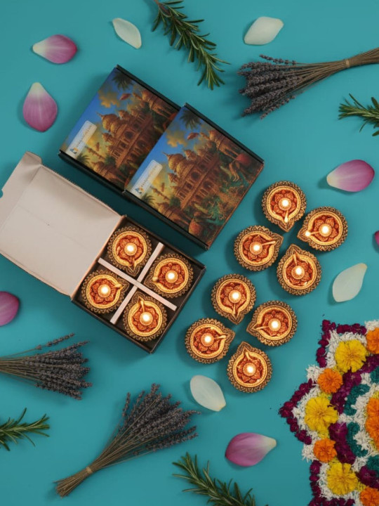 The handicraftian Bronze-Coloured & Gold-Toned 7 Pieces Textured Pooja Essentials
