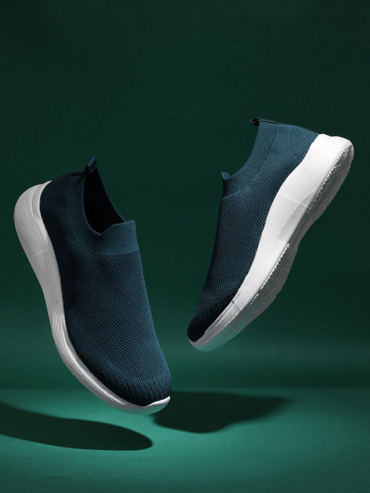 glitchez Men Slip-On Round Toe Sneakers