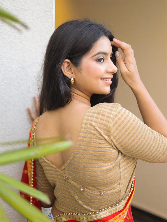 Bindigasm's Advi Self Design Round Neck Stretchable Jacquard Saree Blouse