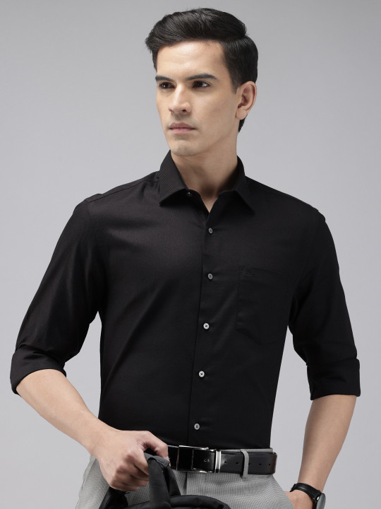 Arrow Pure Cotton Textured Manhattan Slim Fit Formal Shirt