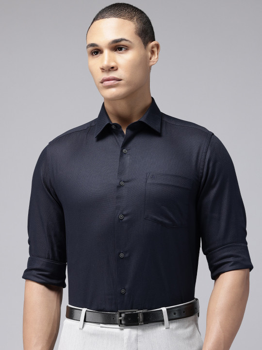 Arrow Manhattan Slim Fit Self Design Textured Pure Cotton Formal Shirt
