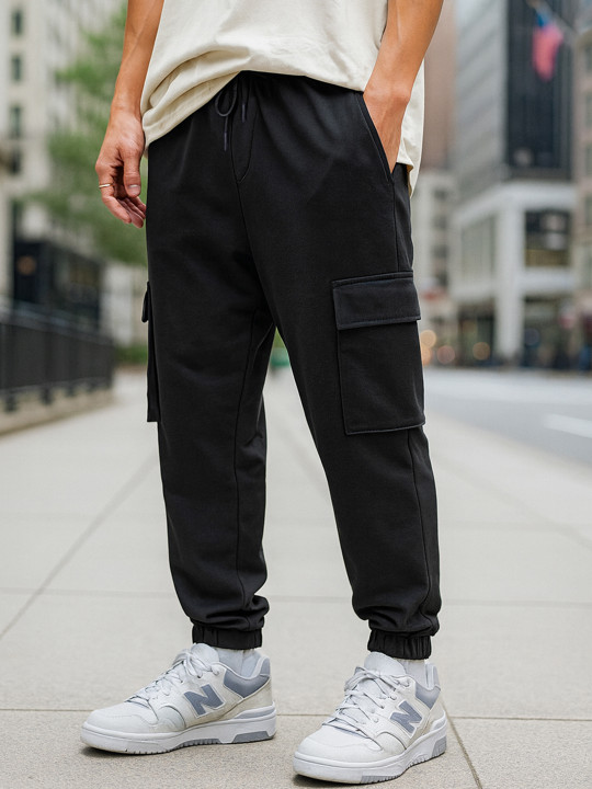 Bewakoof AIR Bewakoof Men Black Oversized Cargo Joggers