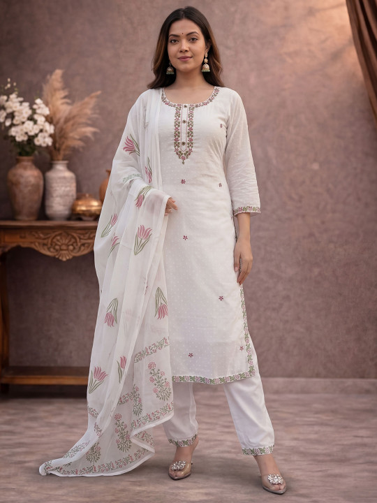 PAZVADI Women Floral Embroidered Regular Thread Work Chanderi Silk Kurta with Trousers & With Dupatta