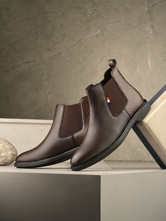 Roadster The Lifestyle Co Men Blocked Heeled Chelsea Boots