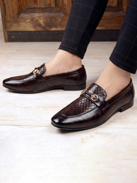 Bxxy Men Textured Slip On Loafers
