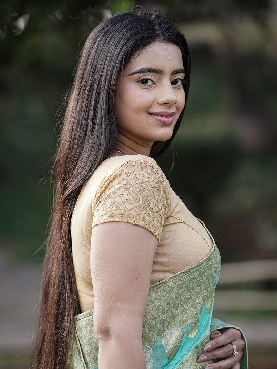 Bindigasm's Advi Jacquard Blend Woven Design Saree Blouse