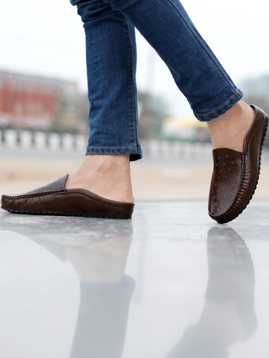 INVICTUS Men Mules
