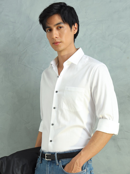 Arrow Men White Manhattan Slim Fit Solid Opaque Formal Shirt With Chest Pocket
