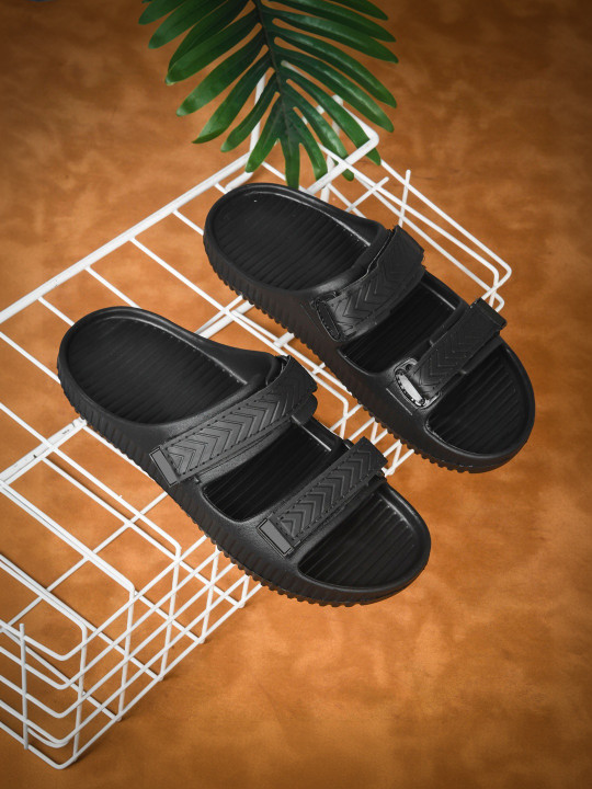COGS Men Sliders
