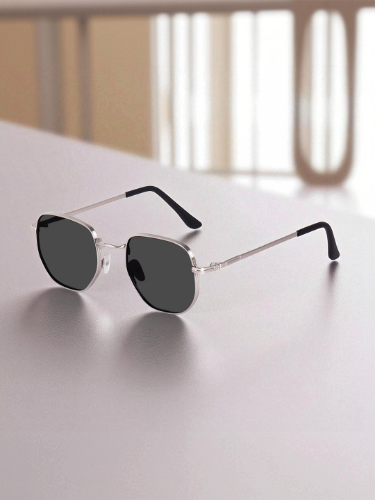 SPADEACES Unisex Black fwd with Sunglasses